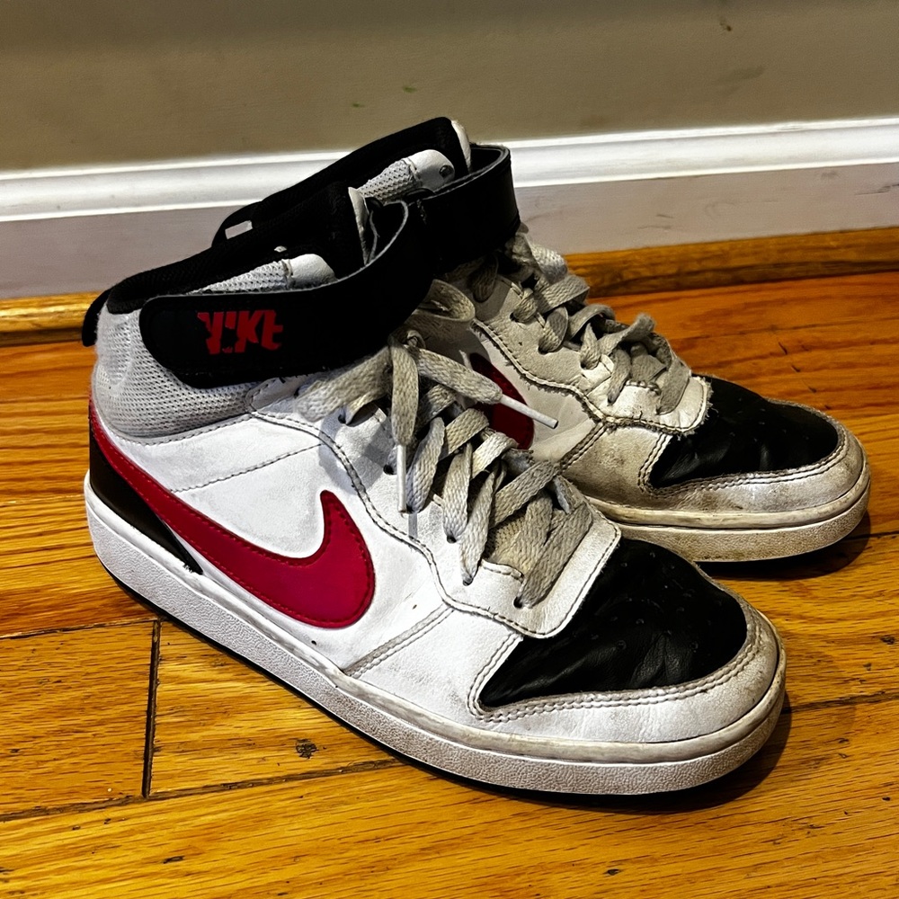 Nike Men's Red, Black, and White Sneakers